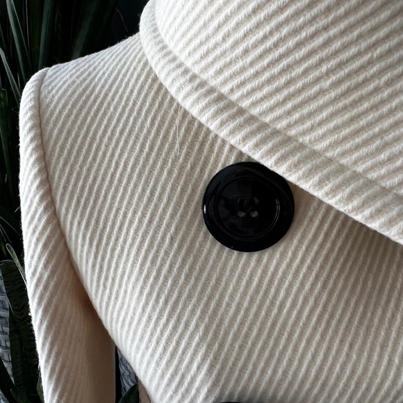 Soia & Kyo Ivory Wool Belted Coat - Picture 3 of 13